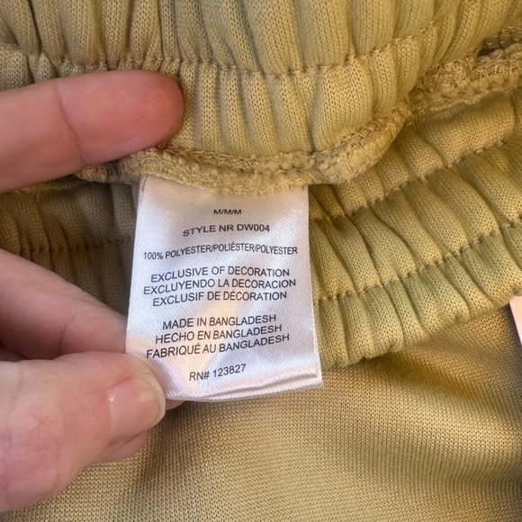 DR Essentials Pale Green Jogger‎ Sweatpants Medium NWT - Picture 5 of 16